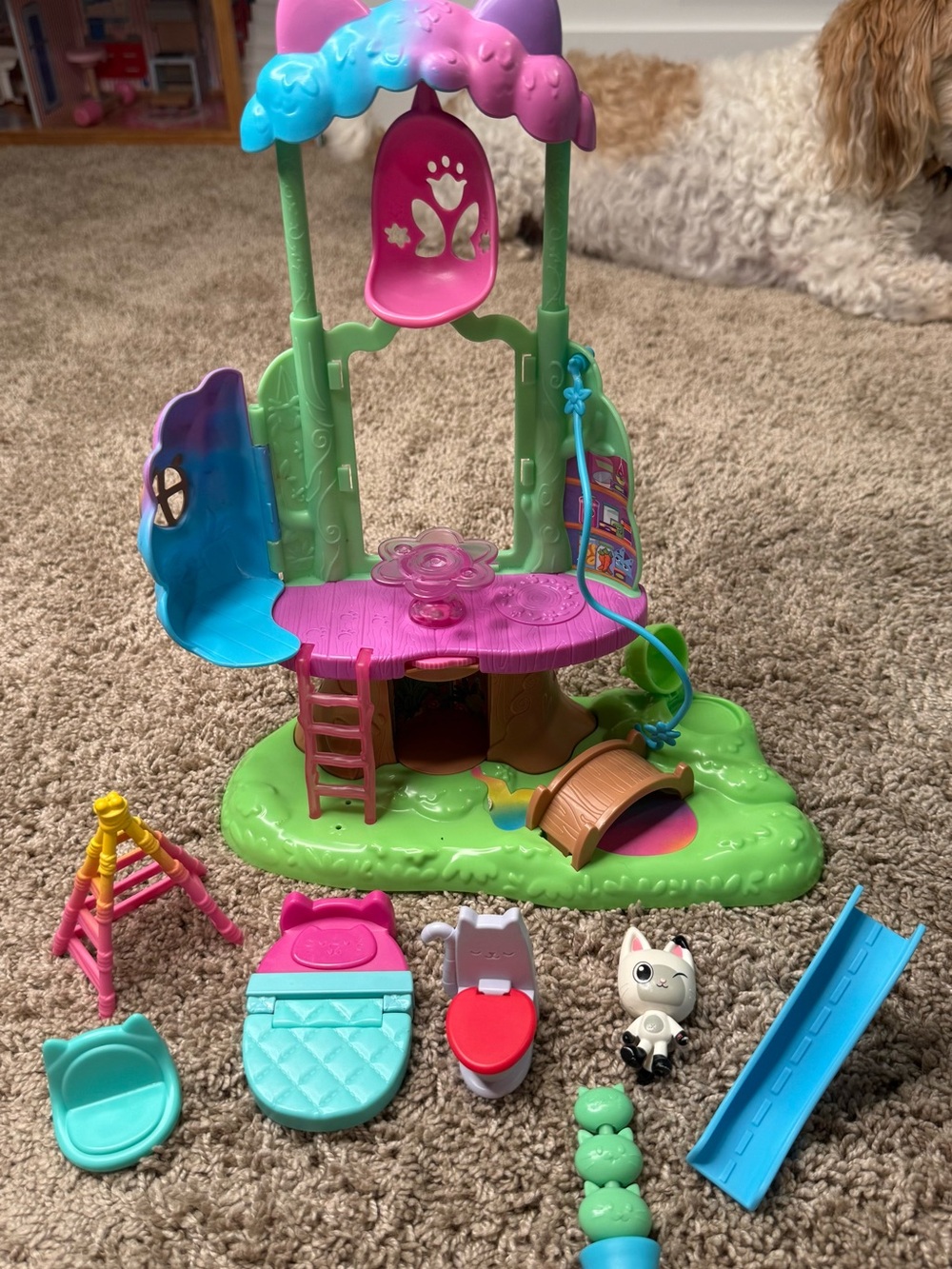 Gabby’s Dollhouse Treehouse Playset Lights & Sounds w/ Accessories & Cat Figure - Picture 3 of 6
